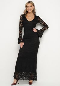 Born2be - Czarna Koronkowa Sukienka o Dopasowanym Kroju z Szerokim Dołem Annadira. Kolor: czarny. Materiał: koronka. Typ sukienki: proste #3