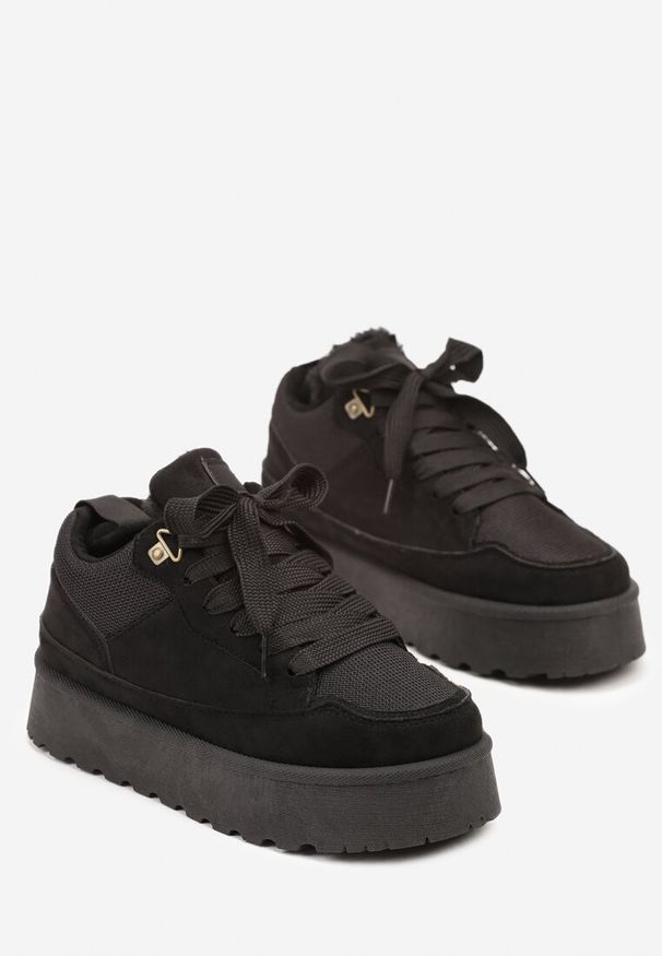 Born2be - Czarne Sznurowane Sneakersy Śniegowce na Grubej Podeszwie Vamitte. Okazja: na spacer, na co dzień. Kolor: czarny. Materiał: futro, jeans. Sport: turystyka piesza