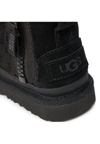 Ugg Śniegowce T Classic Mini Ziper Tape Logo 1143699T Czarny. Kolor: czarny. Materiał: zamsz, skóra