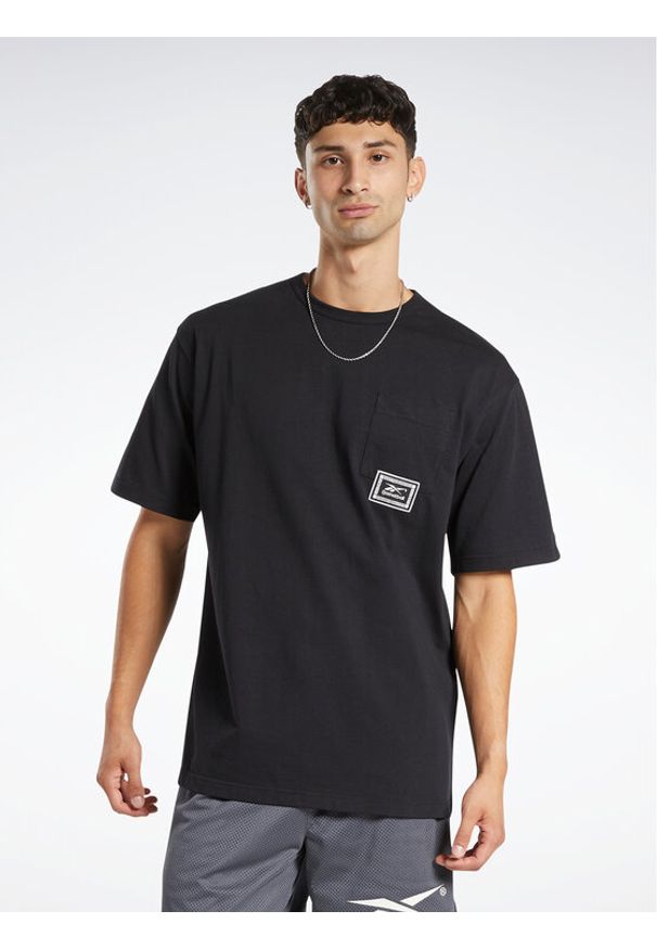 Reebok T-Shirt Basketball Heavyweight Pocket HU2012 Czarny Oversize. Kolor: czarny. Materiał: bawełna