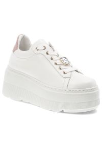 Białe Sneakersy Karino Stylowe Obuwie Damskie Na Platformie. Kolor: biały. Materiał: skóra. Wzór: aplikacja. Obcas: na platformie