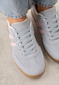 Born2be - Niebieskie Sneakersy w Stylu Kultowych Tenisówek Genenor. Okazja: na spacer. Kolor: niebieski. Materiał: jeans, dresówka. Sport: turystyka piesza #6