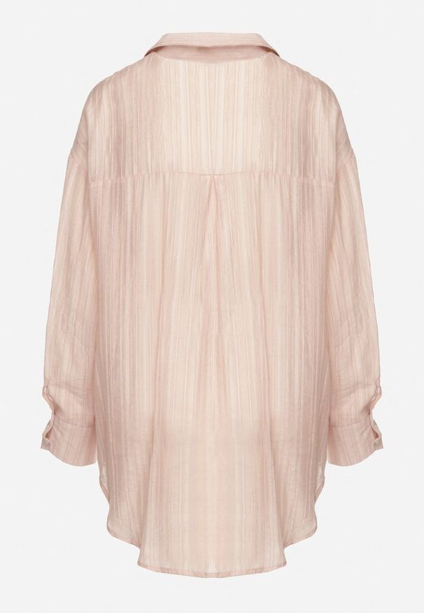 Born2be - Różowa Koszula o Kroju Oversize Dolamana. Okazja: na co dzień. Typ kołnierza: kołnierzyk klasyczny. Kolor: różowy. Materiał: jeans. Długość rękawa: długi rękaw. Długość: długie. Styl: klasyczny, casual, elegancki