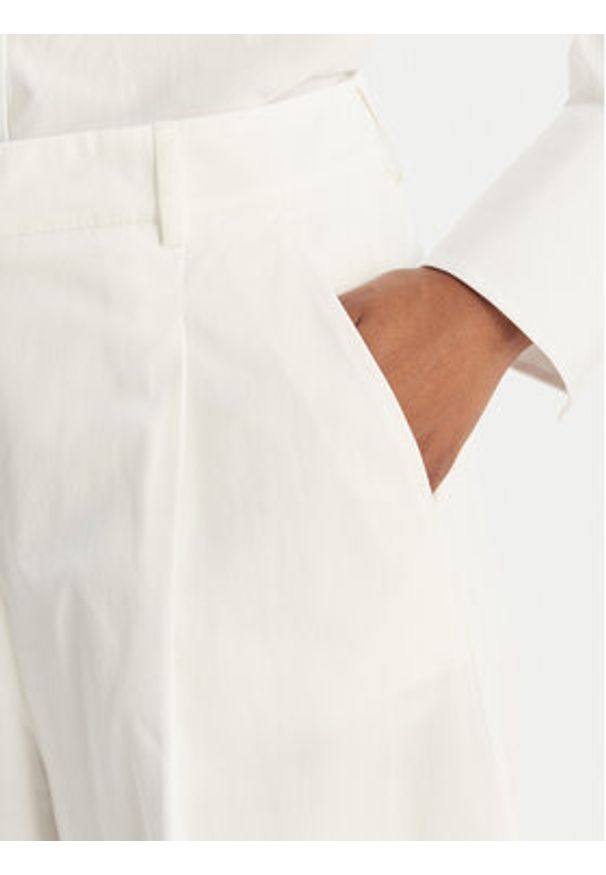 Weekend Max Mara Spodnie materiałowe Bellico 2615131072 Biały Regular Fit. Kolor: biały. Materiał: bawełna