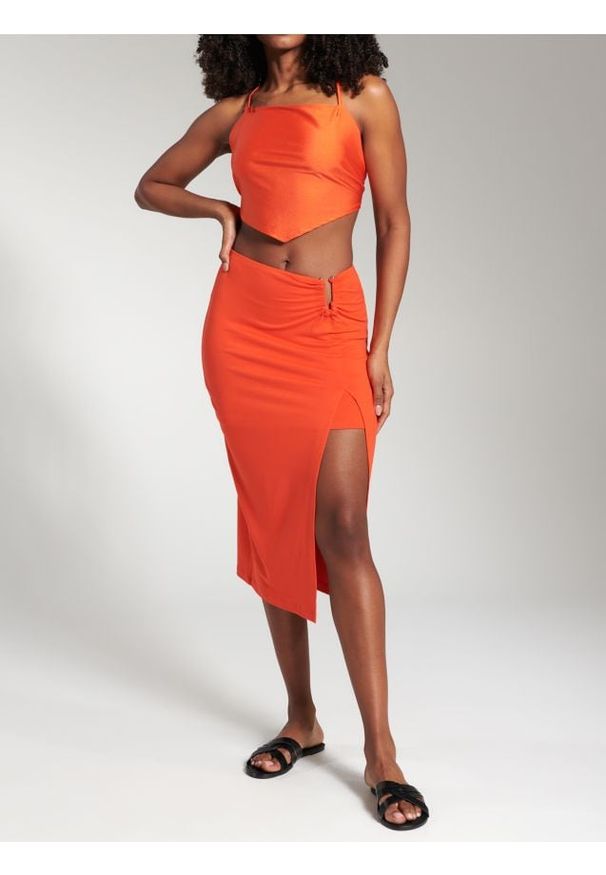 Sinsay - Top na ramiączkach z asymetrycznym dołem - pomarańczowy. Kolor: pomarańczowy. Długość rękawa: na ramiączkach