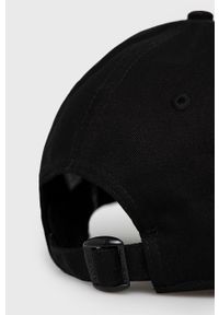 New Era czapka bawełniana kolor czarny z aplikacją. Kolor: czarny. Materiał: bawełna. Wzór: aplikacja