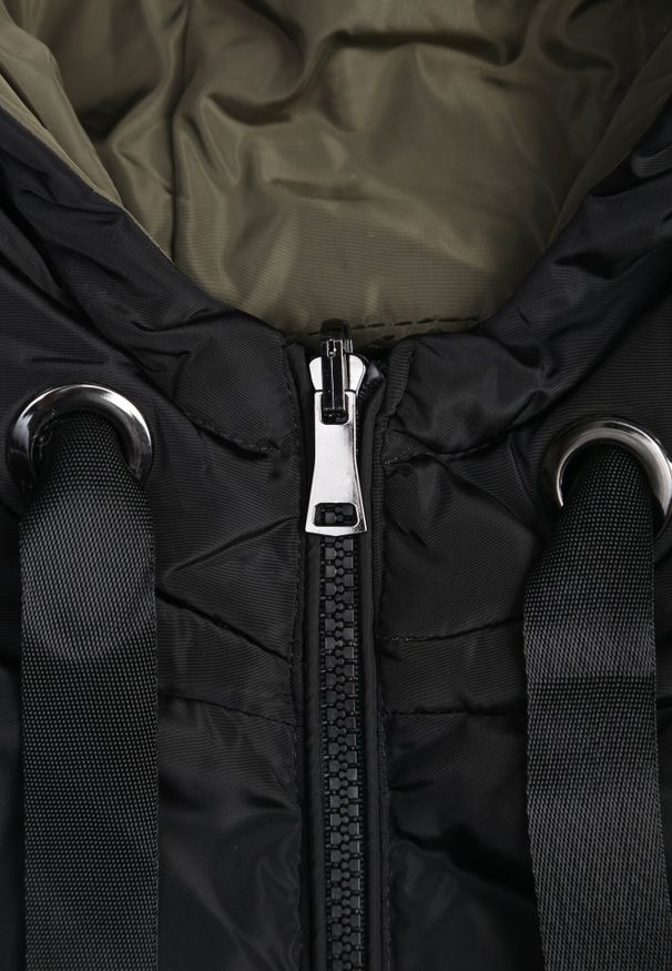 Born2be - Czarna Pikowana Kamizelka Dwustronna z Kapturem i Troczkami Nevetiani. Typ kołnierza: kaptur. Kolor: czarny. Materiał: jeans. Styl: elegancki