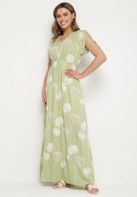 Born2be - Zielona Wiskozowa Sukienka w Hafty Lumiene. Okazja: na co dzień. Kolor: zielony. Materiał: wiskoza. Wzór: haft. Styl: elegancki, casual, klasyczny #1