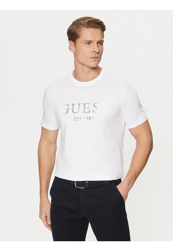 Guess T-Shirt M5RI12 J1314 Biały Slim Fit. Kolor: biały. Materiał: bawełna