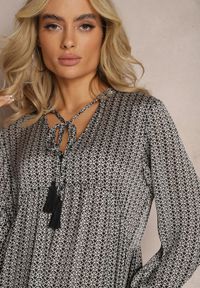 Renee - Czarno-Biała Trapezowa Sukienka z Chwostami i Rozkloszowanym Dołem Bleva. Kolor: czarny. Materiał: tkanina. Typ sukienki: trapezowe. Długość: mini #3