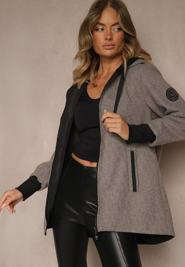 Renee - Jasnobrązowa Pudełkowa Kurtka z Kapturem Tulimera. Okazja: na co dzień. Typ kołnierza: kaptur. Kolor: brązowy. Materiał: jeans. Styl: sportowy, casual