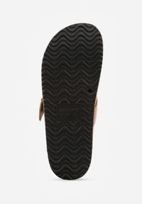 Renee - Ciemnobeżowe Klapki Ozdobione Klamrą na Pasku Zelevelis. Okazja: na co dzień. Kolor: beżowy. Materiał: jeans. Wzór: aplikacja. Obcas: na obcasie. Styl: casual, elegancki. Wysokość obcasa: niski #2