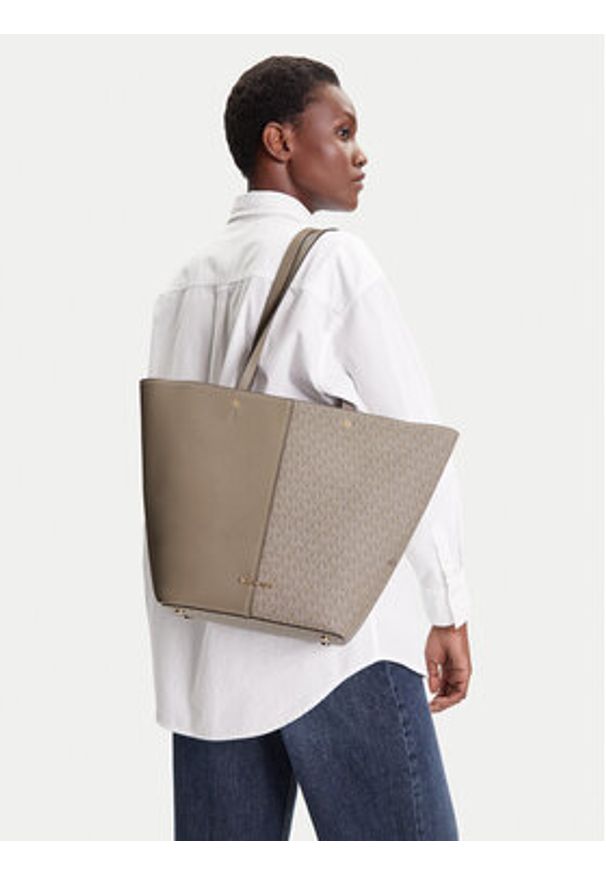MICHAEL Michael Kors Torebka Flora 30T5GFFT3B Beżowy. Kolor: beżowy. Materiał: skórzane