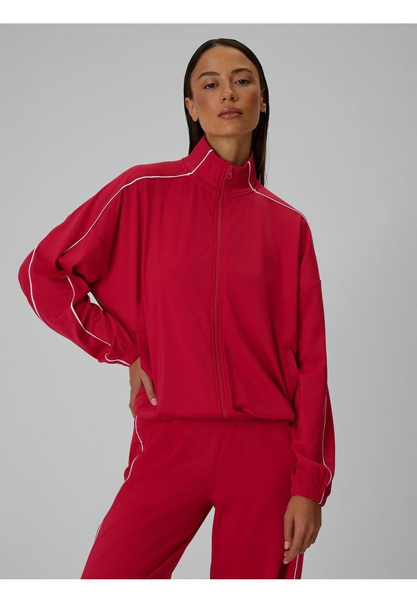 4f - 4F Bluza dresowa loose bez kaptura damska - czerwona M. Typ kołnierza: bez kaptura. Kolor: czerwony. Materiał: dresówka. Styl: sportowy
