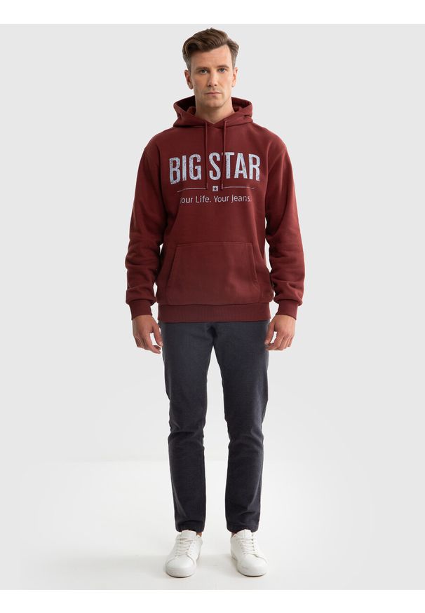 Big-Star - Bluza męska z kapturem z logo BIG STAR bordowa Ashlyno 604. Typ kołnierza: kaptur. Kolor: czerwony. Materiał: dzianina. Wzór: aplikacja