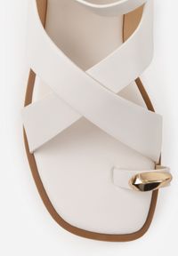 Born2be - Białe Sandały Japonki z Paskiem na Palec i Paskiem Wokół Kostki Vivanya. Okazja: na co dzień. Zapięcie: pasek. Kolor: biały. Sezon: lato. Styl: casual, elegancki #5