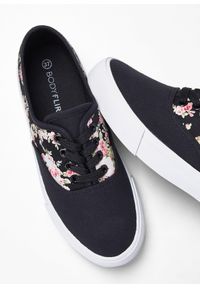 bonprix - Sneakersy z bawełnianego płótna. Kolor: czarny. Materiał: bawełna. Wzór: kwiaty #2