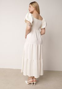 Born2be - Jasnobeżowa Wiskozowa Sukienka z Bufiastymi Rękawami i Marszczoną Górą Liones. Okazja: na co dzień. Kolor: beżowy. Materiał: wiskoza. Długość rękawa: krótki rękaw. Sezon: lato. Typ sukienki: proste. Styl: wakacyjny, casual #6