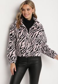 Born2be - Jasnoróżowa Futrzana Kurtka w Zebrę o Prostym Kroju ze Ściągaczem i Kieszeniami Velsomi. Kolor: różowy. Materiał: futro. Wzór: motyw zwierzęcy. Styl: elegancki #5