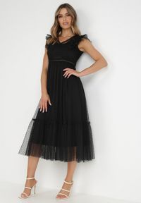 Born2be - Czarna Sukienka Aedusa. Kolor: czarny. Materiał: tiul, koronka. Długość rękawa: krótki rękaw. Wzór: ażurowy, kropki, koronka. Styl: wizytowy. Długość: midi #1
