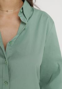 Born2be - Zielona Klasyczna Koszula z Bawełny Oversize Heriadie. Kolor: zielony. Materiał: bawełna. Styl: klasyczny #4