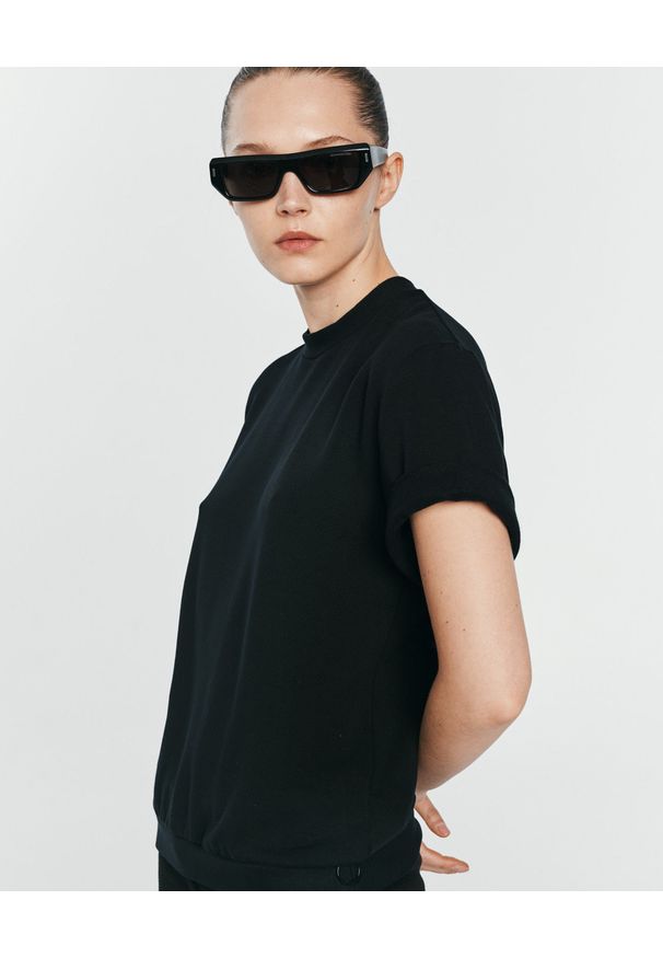 ANIA KUCZYŃSKA - Bawełniany t-shirt Franca. Kolor: czarny. Materiał: bawełna. Styl: klasyczny