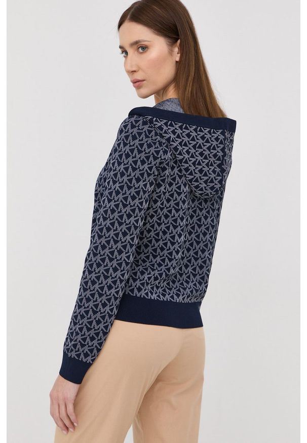MICHAEL Michael Kors bluza damska kolor granatowy z kapturem wzorzysta. Okazja: na co dzień. Typ kołnierza: kaptur. Kolor: niebieski. Materiał: dzianina, wiskoza. Styl: casual