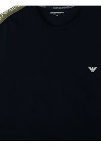 Emporio Armani T-shirt | 111890 4F717 | Mężczyzna | Granatowy. Okazja: na co dzień. Kolor: niebieski. Materiał: bawełna, elastan. Wzór: aplikacja. Styl: klasyczny, casual