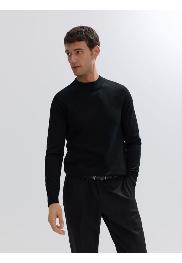 Reserved - Sweter z wełny merino - czarny. Kolor: czarny. Materiał: wełna