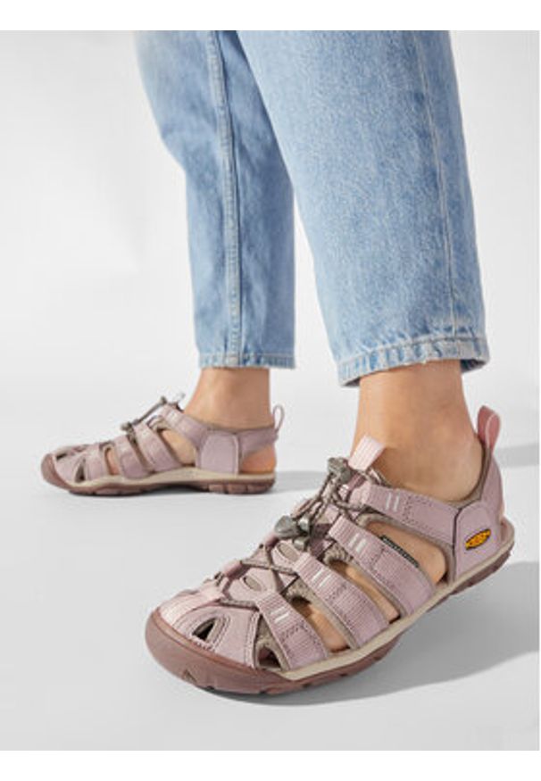 keen - Keen Sandały Clearwater Cnx 1027408 Różowy. Kolor: różowy. Materiał: materiał