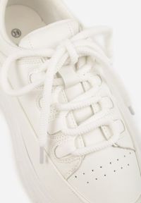 Renee - Białe Chunky Sneakersy VICES na Platformie Azilera. Okazja: na co dzień. Kolor: biały. Materiał: jeans. Obcas: na platformie #7