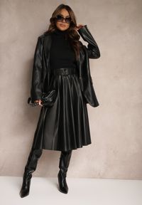 Renee - Czarna Plisowana Spódnica w Stylu Preppy o Rozkloszowanym Kroju High Waist z Paskiem Iriviel. Okazja: na co dzień, na imprezę. Stan: podwyższony. Kolor: czarny. Styl: elegancki, casual
