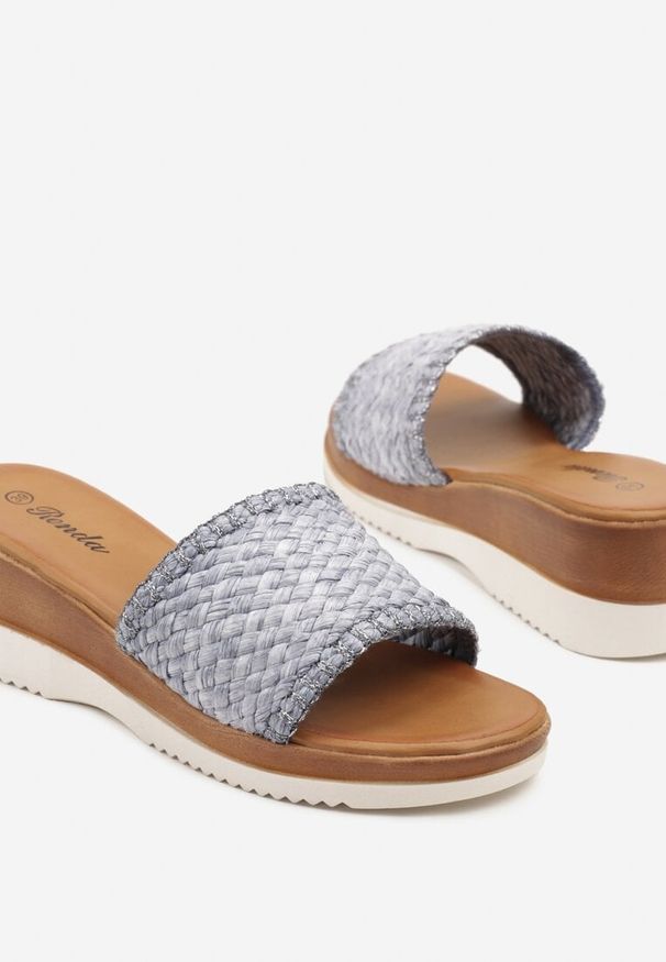 Renee - Niebieskie Klapki na Koturnie Ozdobione Plecionką Neviane. Okazja: na co dzień. Kolor: niebieski. Wzór: aplikacja. Sezon: lato. Obcas: na koturnie. Styl: boho, casual