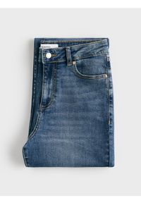 Reserved - Jeansy flare - niebieski. Kolor: niebieski #1