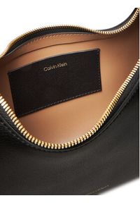 Calvin Klein Torebka Foil Logo Conv Shou?Lder Bag LV04F3272G Czarny. Kolor: czarny. Materiał: skórzane #5