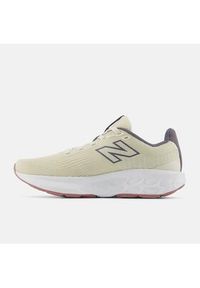 New Balance Buty do biegania Fresh Foam x 520 v9 W5207J8 Beżowy. Kolor: beżowy. Materiał: materiał #4