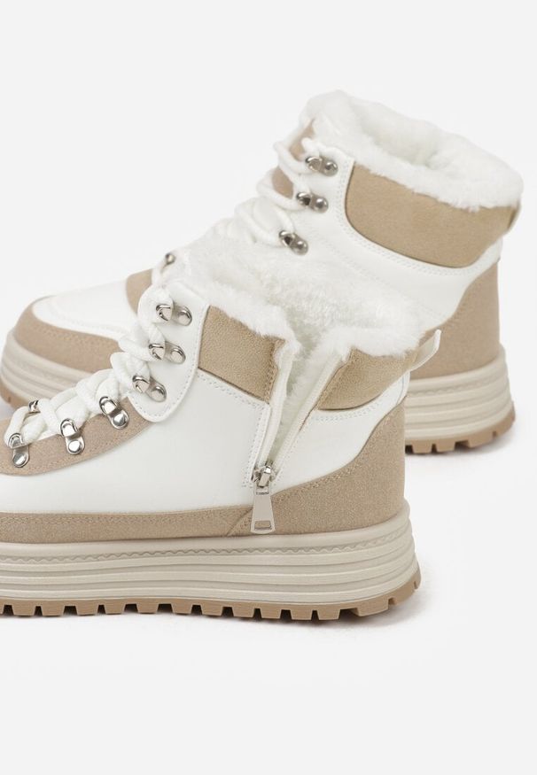 Renee - Białe Sneakersy w Stylu Traperów na Platformie Ewedora. Okazja: na co dzień. Kolor: biały. Materiał: jeans. Obcas: na platformie