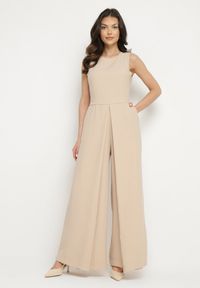 Born2be - Beżowy Kombinezon Bez Rękawów z Szerokimi Nogawkami i Kieszeniami Veleldia. Kolor: beżowy. Długość rękawa: bez rękawów. Styl: klasyczny, elegancki #1