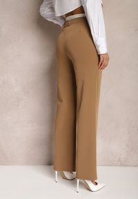Renee - Jasnobrązowe Spodnie Garniturowe High Waist z Przeszyciami Variola. Stan: podwyższony. Kolor: brązowy. Styl: klasyczny #3