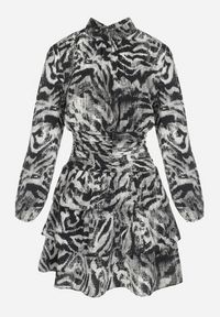 Born2be - Szara Sukienka Mini z Gumką w Talii i Falbankami na Dole Florolin. Typ kołnierza: kołnierz z falbankami. Kolor: szary. Wzór: motyw zwierzęcy, aplikacja, paski. Typ sukienki: rozkloszowane. Długość: mini #5