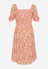 Born2be - Pomarańczowa Wiskozowa Sukienka Hiszpanka o Rozkloszowanym Kroju z Marszczonym Dekoltem Otlea. Okazja: na co dzień. Typ kołnierza: dekolt hiszpanka. Kolor: pomarańczowy. Materiał: wiskoza. Długość rękawa: krótki rękaw. Sezon: lato. Styl: boho, casual #2