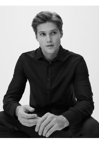 Reserved - Koszula slim z bawełny egipskiej - czarny. Kolor: czarny. Materiał: bawełna