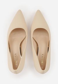 Born2be - Beżowe Klasyczne Szpilki z Gładkiej Tkaniny Orianna. Okazja: na co dzień, do pracy, na spotkanie biznesowe. Kolor: beżowy. Materiał: tkanina. Wzór: gładki. Obcas: na szpilce. Styl: klasyczny #7