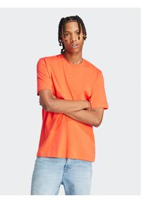 Adidas - adidas T-Shirt ALL SZN IR9110 Czerwony Loose Fit. Kolor: czerwony. Materiał: bawełna