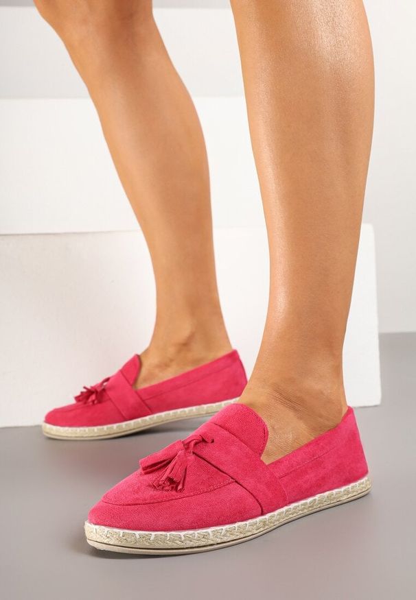 Born2be - Fuksjowe Espadryle z Ozdobnymi Chwostami Varilia. Okazja: na co dzień. Kolor: różowy. Materiał: jeans. Obcas: na płaskiej podeszwie. Styl: casual