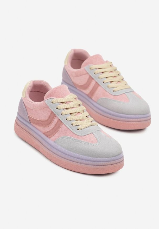 Renee - Fioletowe Sneakersy Typu Kultowe Tenisówki na Niskiej Platformie Olritia. Nosek buta: okrągły. Zapięcie: sznurówki. Kolor: fioletowy. Materiał: materiał. Obcas: na platformie. Wysokość obcasa: niski