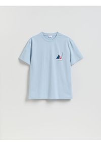 Reserved - T-shirt comfort z nadrukiem - jasnoniebieski. Kolor: niebieski. Materiał: dzianina, bawełna. Wzór: nadruk