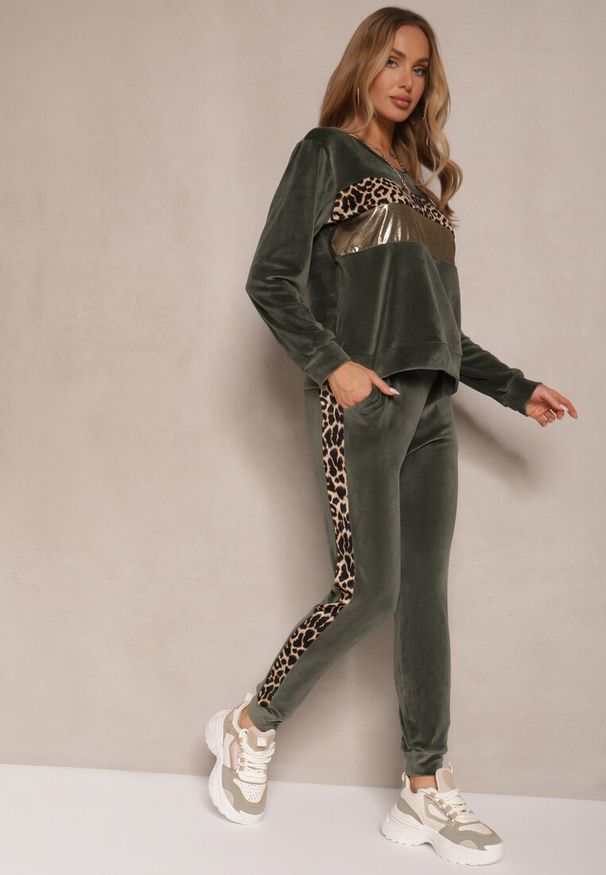Renee - Zielony Welurowy Komplet Dresowy Bluza i Joggery z Wzorem w Panterkę Xorienta. Kolor: zielony. Materiał: welur, dresówka. Wzór: motyw zwierzęcy