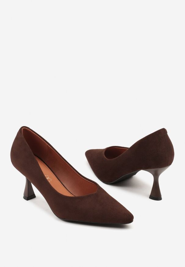 Born2be - Brązowe Czółenka Vices na Klepsydrze z Wkładką ze Skóry Naturalnej Dodvira. Okazja: na randkę, do pracy, na spotkanie biznesowe, na ślub cywilny, na wesele. Kolor: brązowy. Materiał: skóra. Obcas: na obcasie. Styl: biznesowy, elegancki, klasyczny. Wysokość obcasa: średni