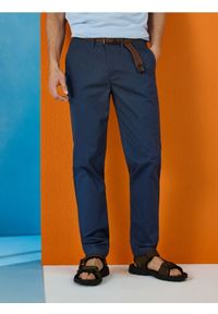 Sinsay - Spodnie chino slim z paskiem - szary. Kolor: szary #1